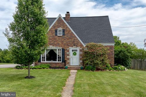 44 W Pennsylvania Ave, STEWARTSTOWN, PA, 17363-4091 | Card Image