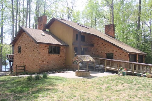 678 Lake Caroline Dr, Ruther Glen, VA, 22546-5113 | Card Image