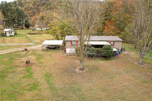 90 Chambers Dr, Danville, WV, 25053-8061 | Card Image