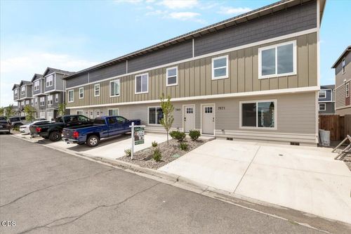 7869 Houston Loop, White City, OR, 97503-1374 | Card Image