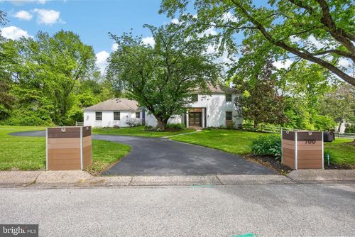 700 Camp Woods Rd, VILLANOVA, PA, 19085-1005 | Card Image