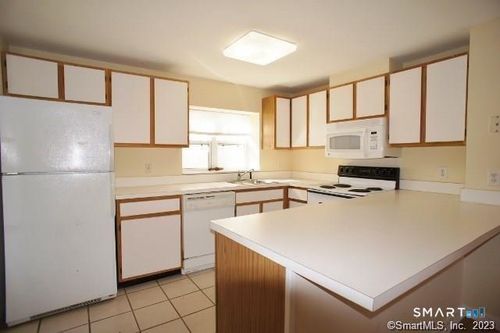 5-16 Oakwood Ave, Norwalk, CT, 06850-1344 | Card Image