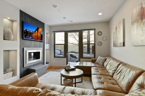 541 S 2nd St, Minneapolis, MN, 55401-2383 | Card Image