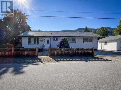 13608 Rumball Ave, House other with 3 bedrooms, 2 bathrooms and 4 parking in Summerland BC | Image 1