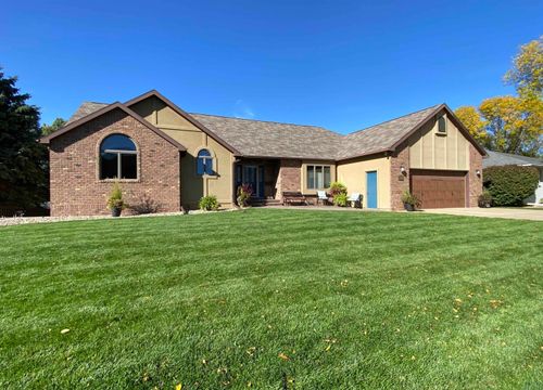 811 E Valley Dr, Le Mars, IA, 51031-2456 | Card Image
