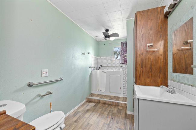 1101 W Hall St, House other with 3 bedrooms, 2 bathrooms and null parking in Bangs TX | Image 20