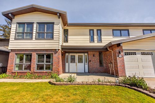 1558 Glen Abbey Dr, Burnaby, BC, V5A4C8 | Card Image