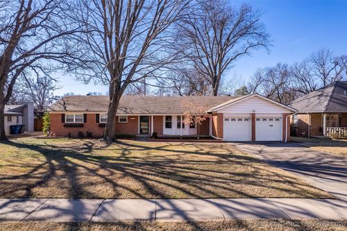 3718 E 56th Street, Tulsa, OK, 74135 | Card Image