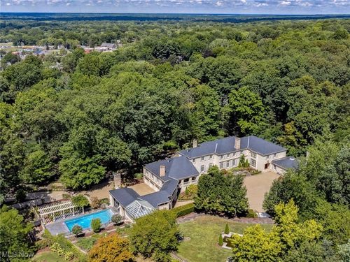 400 Hunters Hollow Dr Se, Warren, OH, 44484-2367 | Card Image