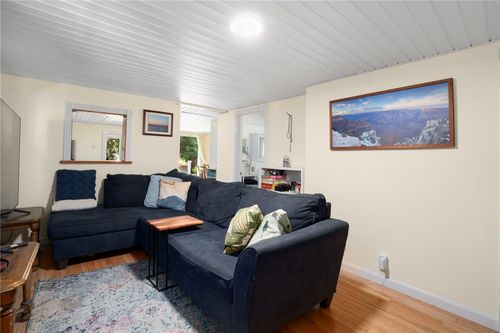 2002 Kingstown Rd, South Kingstown, RI, 02879-1614 | Card Image