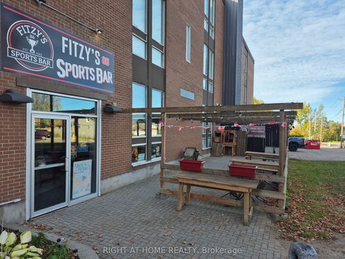 150 Peter St, Pembroke, ON, K8A0G3 | Card Image