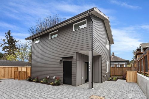 6747 Earl Avenue Nw, Seattle, WA, 98117 | Card Image
