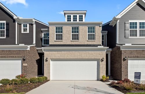 1462 Superior Dr, Milford, MI, 48381-4831 | Card Image