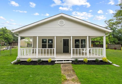 745 W Avenue B, Silsbee, TX, 77656-3615 | Card Image