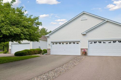 18716 Kalmar Ct, Lakeville, MN, 55044-5422 | Card Image