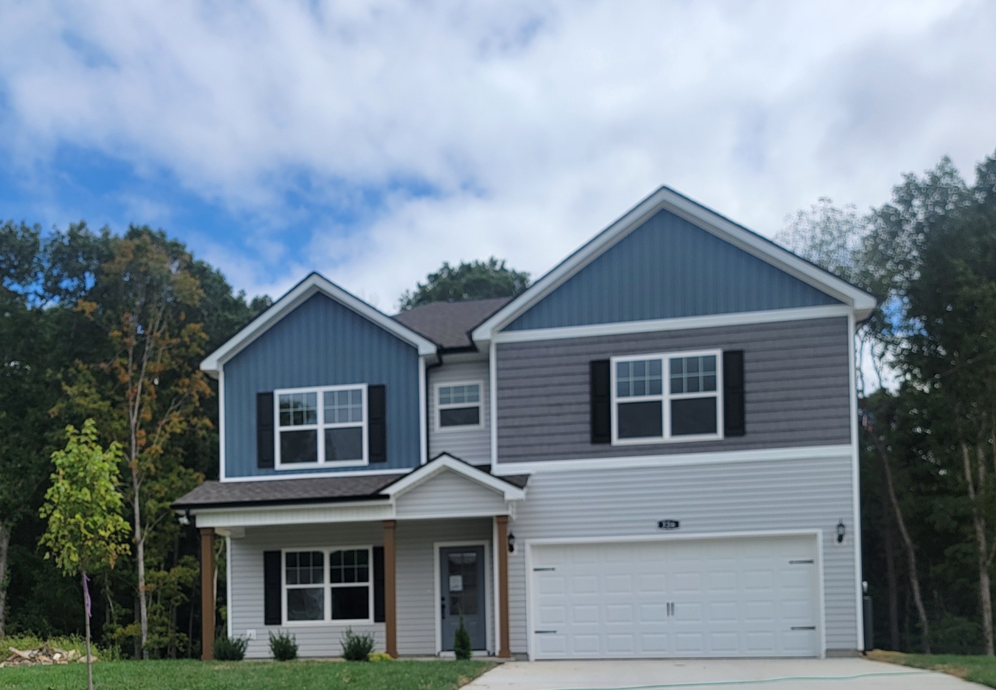 226 Hannah Lee Hill, For Sale in LA VERGNE Zoocasa