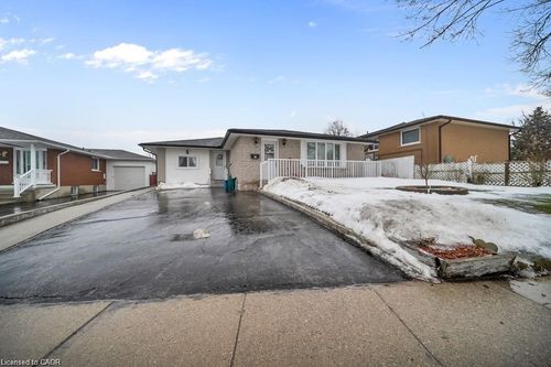 15 Anderson Dr, Cambridge, ON, N1R6E6 | Card Image