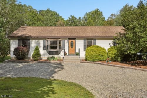 31 Hemlock Rd, Columbia, NJ, 07832-2619 | Card Image