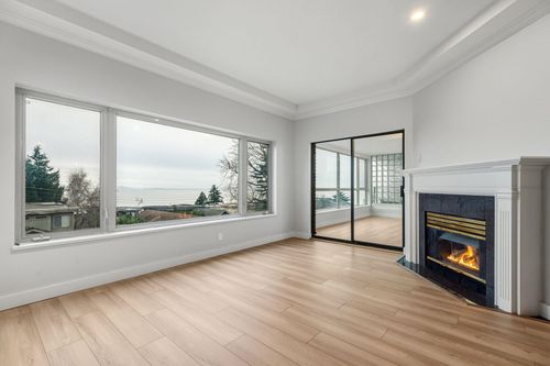 204-15176 Buena Vista Ave, White Rock, BC, V4B1Y3 | Card Image