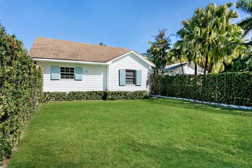 211 Miraflores Dr, Palm Beach, FL, 33480-3617 | Card Image