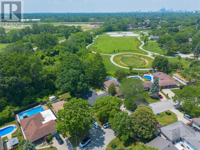 1361 Isabelle Pl, Home with 5 bedrooms, 2 bathrooms and null parking in Windsor ON | Image 36