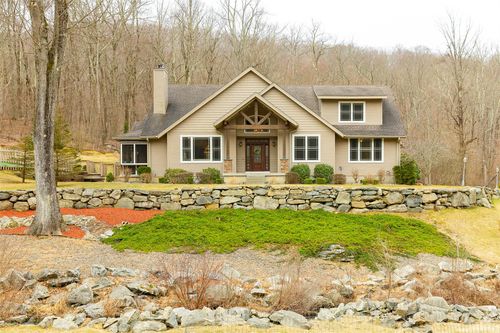 3 Laura Ct, Poughquag, NY, 12570-5166 | Card Image