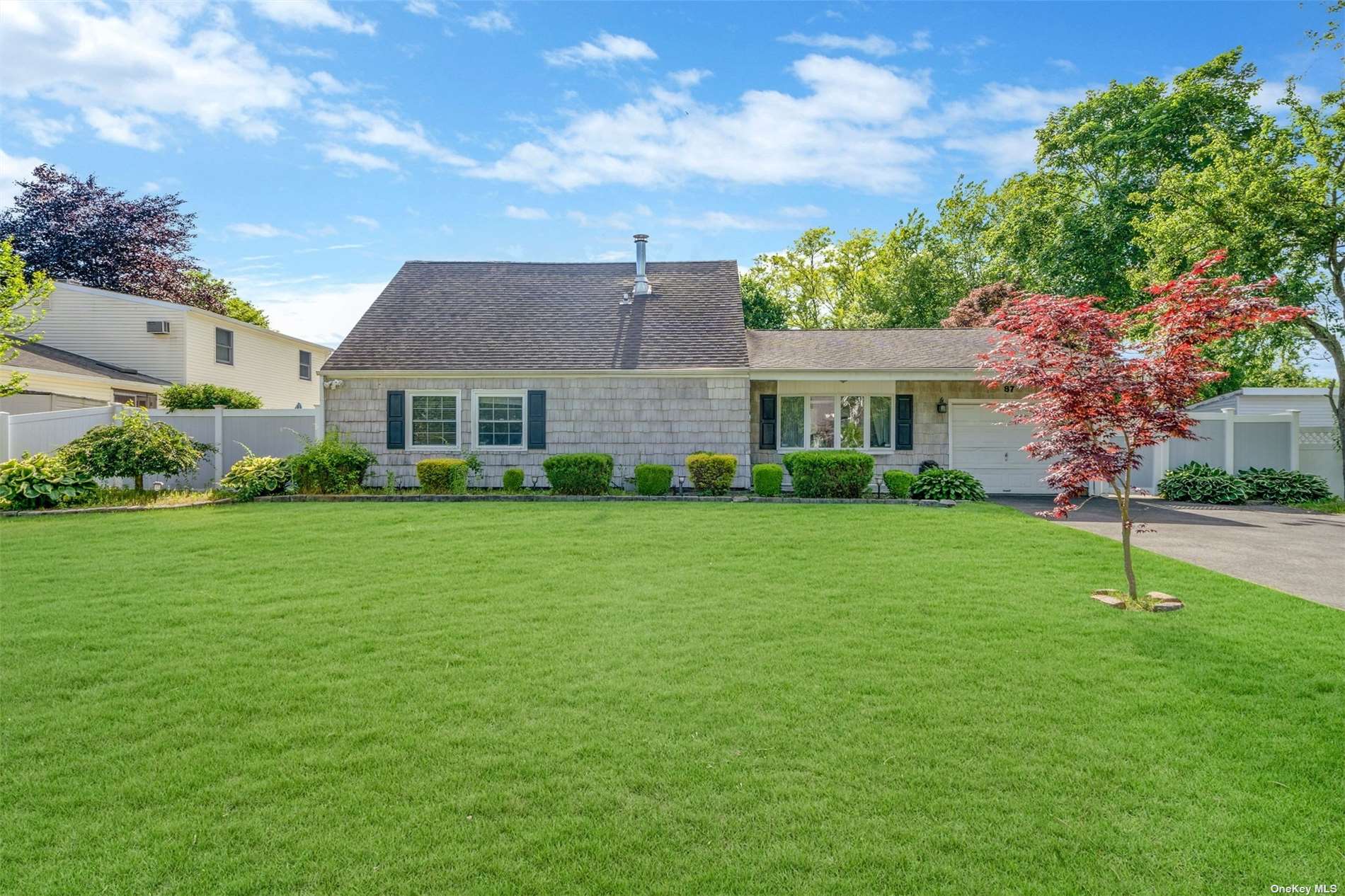 Meyer Ln, Medford, NY 11763
