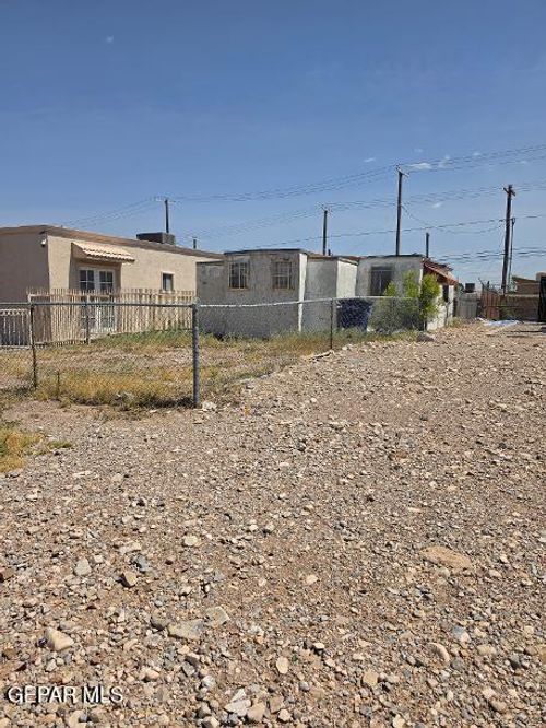 3904 Taylor Ave, El Paso, TX, 79930-6727 | Card Image