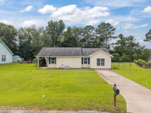 2062 Hunters Ridge Dr, Midway Park, NC, 28544-1609 | Card Image