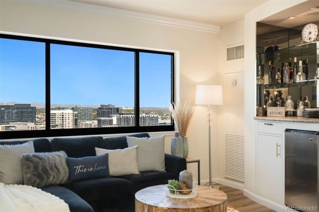 APT-2402 - 1551 Larimer St, Condo with 2 bedrooms, 2 bathrooms and 1 parking in Denver CO | Image 8