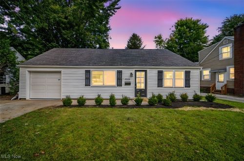 8341 Nowlen St, Mentor, OH, 44060-5703 | Card Image