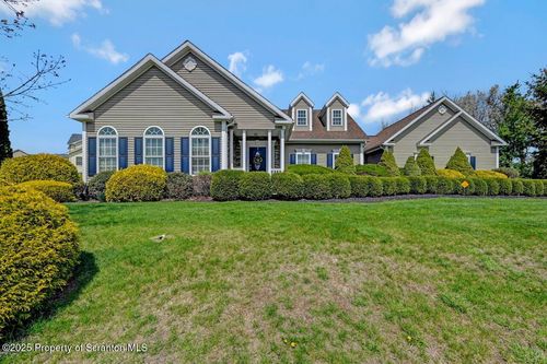 l-1015 Circle Green Dr, South Abington Township, PA, 18411-8002 | Card Image