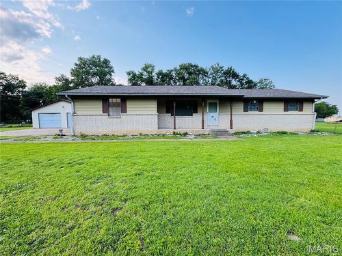 363 Harrison Ln, Poplar Bluff, MO, 63901-6762 | Card Image