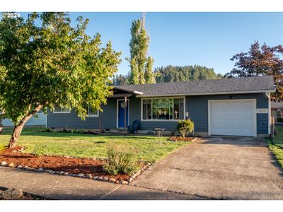 825 Evergreen Dr, House other with 3 bedrooms, 2 bathrooms and 1 parking in Creswell OR | Image 1