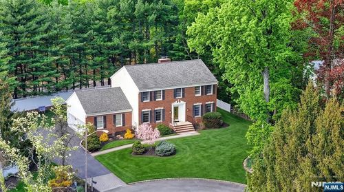 18 Stonewall Court, Mahwah, NJ, 07430 | Card Image