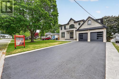 154 Burkholder St, Whitchurch Stouffville, ON, L4A4J4 | Card Image