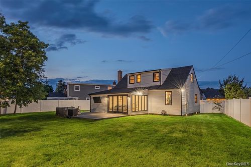 598 N Suffolk Ave, Massapequa, NY, 11758-3249 | Card Image