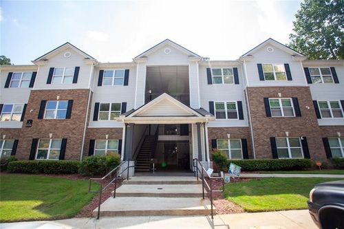 8304-8304 Fairington Village Dr, Lithonia, GA, 30038-1448 | Card Image