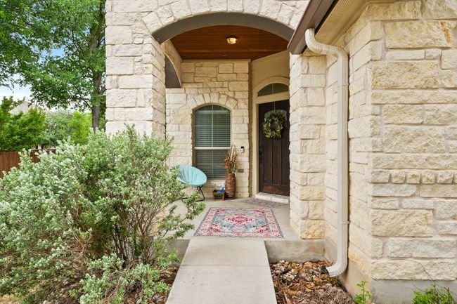 Large covered entry | Image 5