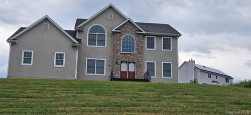 14 Trotter Lane, New Windsor, NY, 12575 | Card Image