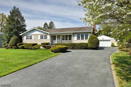 35 Payson Rd, Pequannock, NJ, 07440-1107 | Card Image