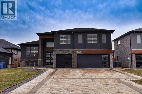 111 Lambert St, Amherstburg, ON, N9V0G6 | Card Image