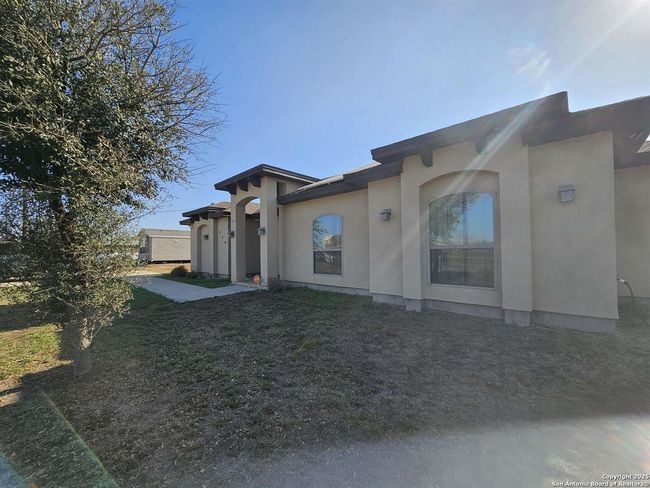 110 N Tejas Ave, House other with 3 bedrooms, 3 bathrooms and null parking in Encinal TX | Image 5