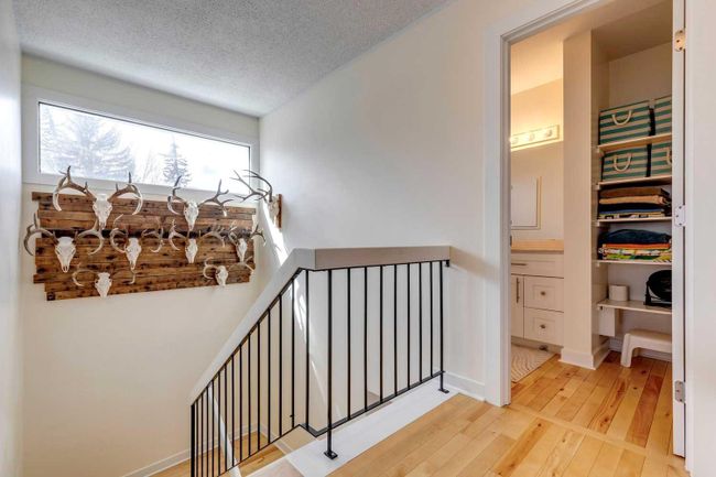 933 Ranchview Crescent Nw, Home with 3 bedrooms, 2 bathrooms and 3 parking in Calgary AB | Image 14