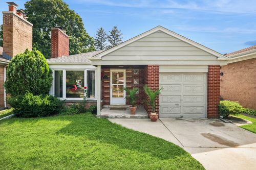 5247 Suffield Ct, Skokie, IL, 60077-1528 | Card Image