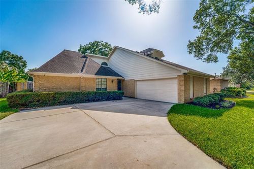 226 Squires Bnd, Stafford, TX, 77477-6243 | Card Image