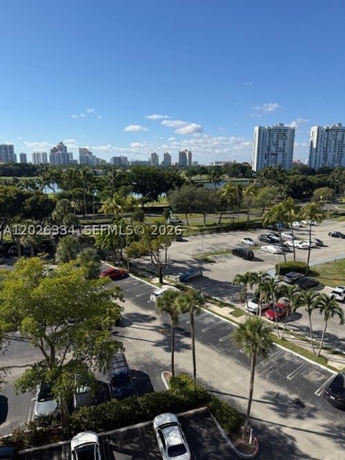 706-3701 N Country Club Dr, Aventura, FL, 33180-1718 | Card Image