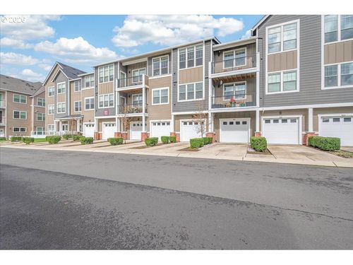 16401 Nw Chadwick Way, Portland, OR, 97229-7865 | Card Image