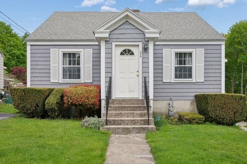 24 Falmouth St, Worcester, MA, 01607-1314 | Card Image