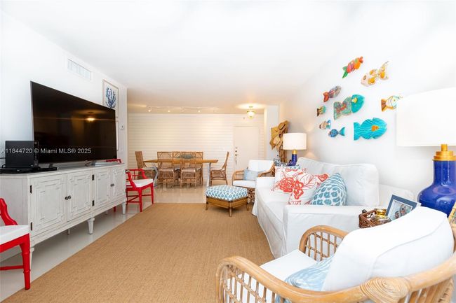 APT-5B - 77 Crandon Blvd, Condo with 1 bedrooms, 2 bathrooms and null parking in Key Biscayne FL | Image 13